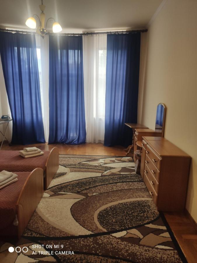 Apartments Domovik ,Kirilla I Mefodiya, 5 Mukatsjeve Eksteriør bilde