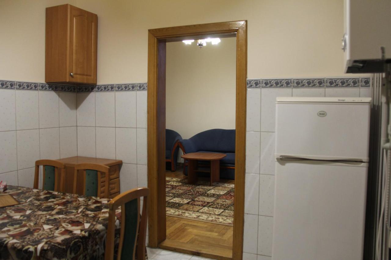 Apartments Domovik ,Kirilla I Mefodiya, 5 Mukatsjeve Eksteriør bilde